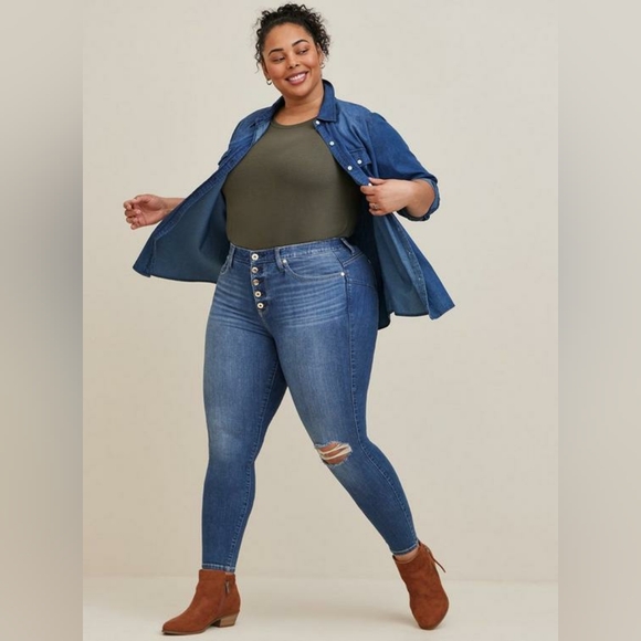 Torrid Bombshell Skinny Premium Stretch High-Rise Button Fly Jeans - Picture 4 of 14